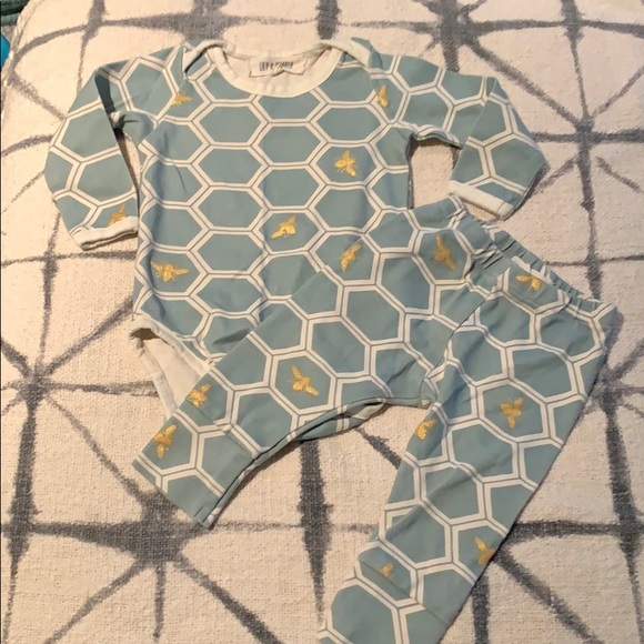 lily and charlie Other - Lily and Charlie 2 piece outfit SZ 6-12 months